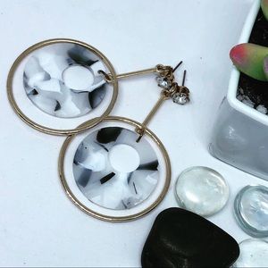 Acrylic circle marble design earrings